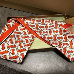 Reversible Burberry scarf